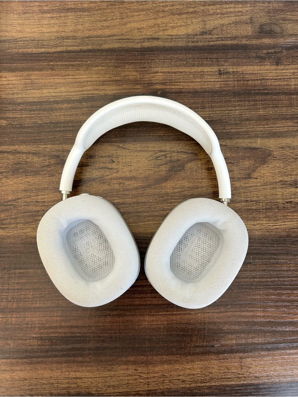 Apple AirPods Max Over-Ear Headphones in Silver and White